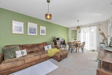 Sitting/Dining Room