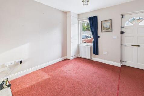 Snug/Office Entrance Space