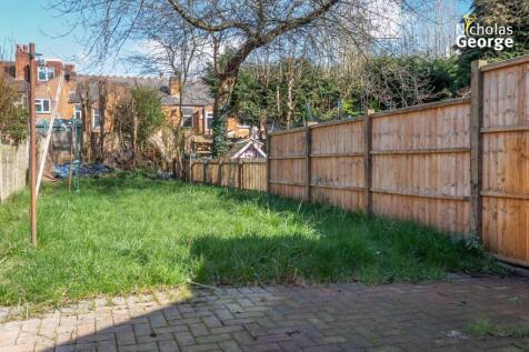 Avenue rd 8 garden.jpg