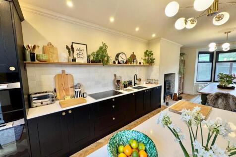 PHOTO-2025-12-15-08-02-15 (16).jpg