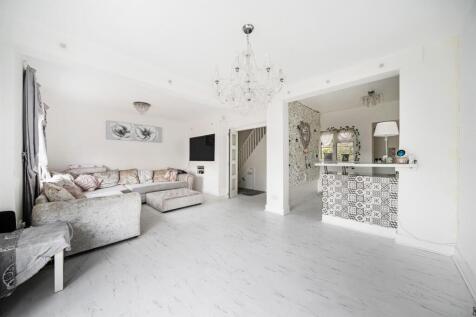 Living/Dining Area