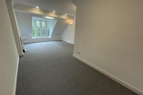 Bramhall Lane South, Bramhall photo 4