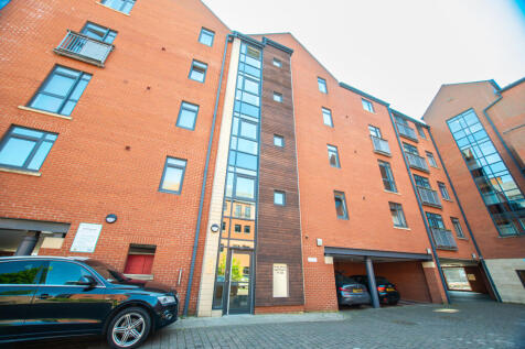 1-bed flat on Apartment 19, Trinity Wharf, High Street, Kingston Upon Hull, City Of Kingston Upon Hull, £695/mo