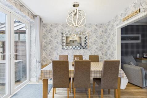 CAM03729G0-PR0111-STILL003