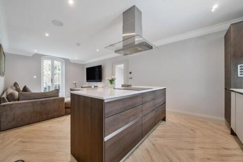 Kitchen/Reception