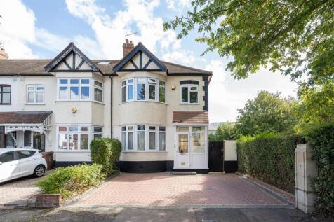 Waverley Avenue, E4