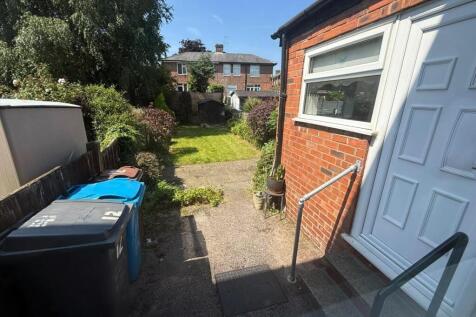 Rear Garden.3.jpeg