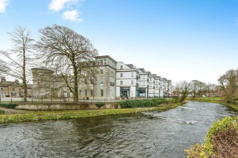 Riverside Place d...