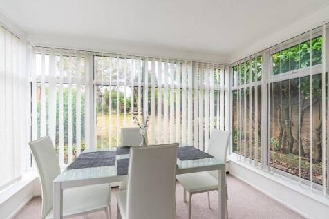Mount Drive, Park Street, St. Albans, Hertfordshire, AL2 photo 3