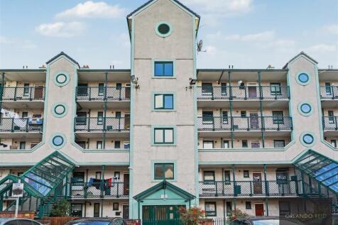 Flat 17, Landin House E14 7AN-3.jpg