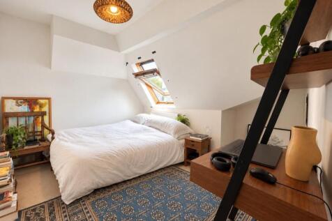 Bedroom .jpg