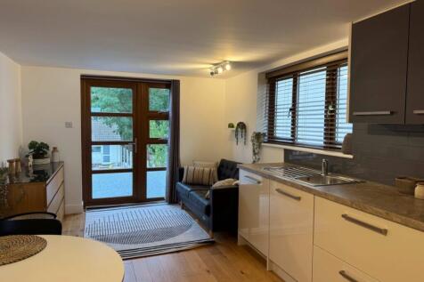 Kitchen Lounge