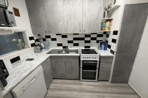 Bramble Close, Stanmore, HA7 photo 5