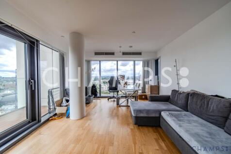 2 bed flat to rent High Street, London E15