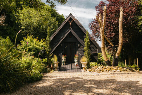 Croft-Hastings-TilekilnLane-Exterior