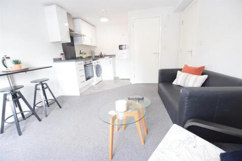 27/28 - Carholme Road - Student Apartment photo 3