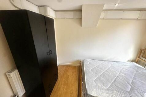 Woodside Avenue (Room 2), Burley, Leeds photo 4
