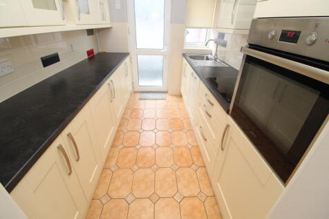Viola Avenue, Rhyl, Clwyd, LL18 photo 3