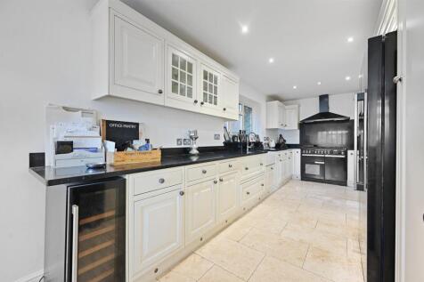 P&amp;V - Ochenta - Kitchen3 (1).jpg