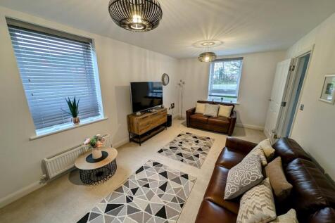 15 Crossman Way lounge 2.jpg