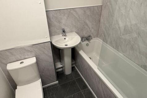 Circuit Close, Willenhall WV13 photo 5