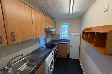 KITCHEN.JPG