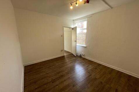 lounge/ bedroom