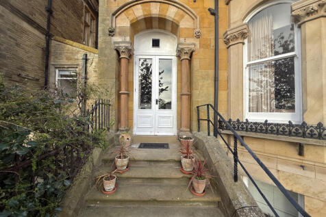 PRIVATE ENTRANCE