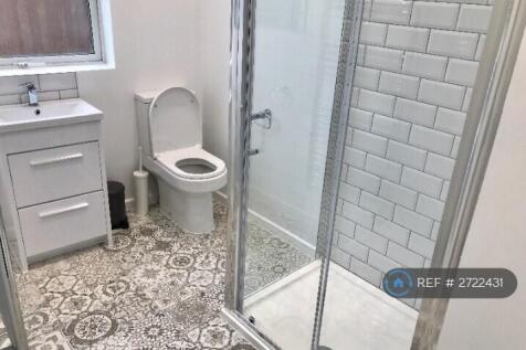 Room 6- Own Private Bathroom