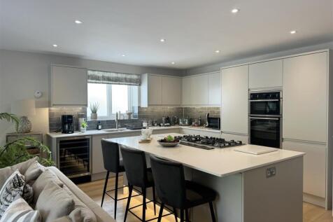 Whitecliff Crescent, Poole photo 3