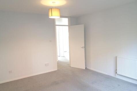Orchard Court, Turners Drive, Thatcham photo 4