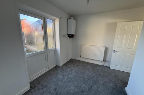 Bracken Bank Grove, Keighley, Bradford photo 3