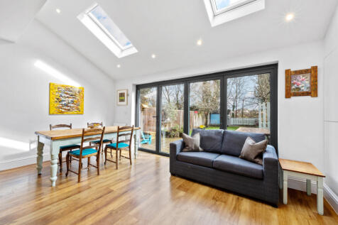 Westway, London, SW20 photo 4
