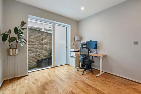 02-c82fGCHMF - Flat 1 103 Copenhagen St - Bedroom 