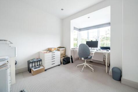 Davidson Frost-Wellings, DFW, Reddings Avenue, Bus