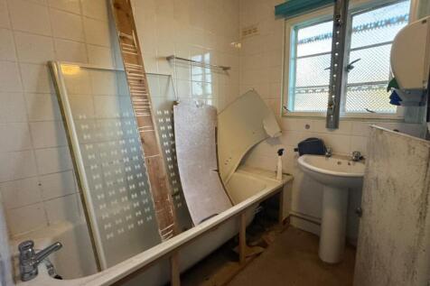 Former School Caretakers House, De Bohun Primary School, Green Road, London N14 4AD