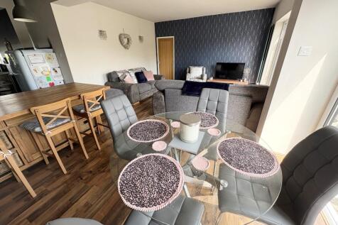 Open Plan Dining Area