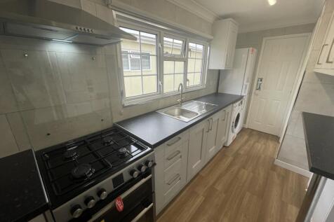 2nd Avenue, Shaws Trailer Park, Knaresborough Road, Harrogate, North Yorkshire, HG2 photo 3