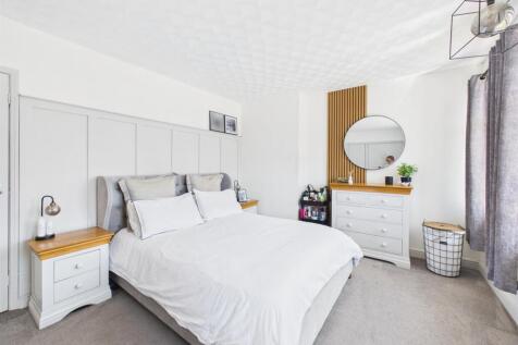 Bedroom:
