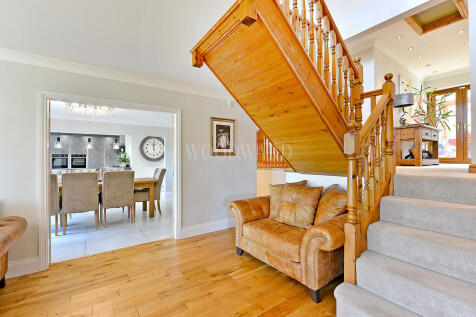 Entrance Receptio...