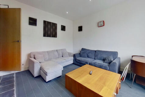 7-graham-street-living-room.jpg