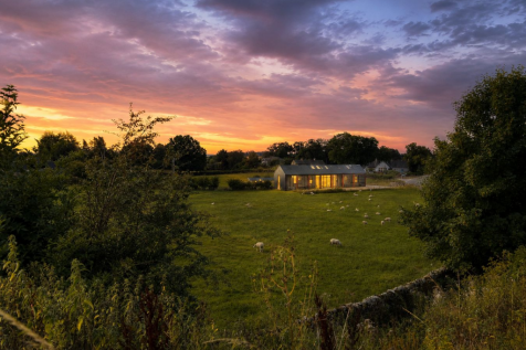 Plot &amp; Dwelling (CGI)
