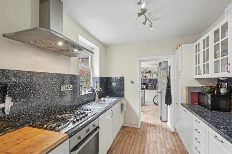 Kitchen_1.jpeg