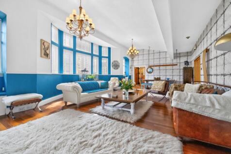 Lounge/Dining Hall