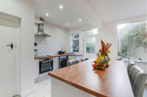 3 bed, 1 bath Semi-Detached in Sheffield - Photo 12