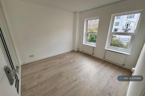 2nd Floor Rear Room