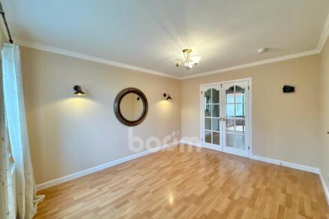 Spiers Avenue, Beith lounge pic