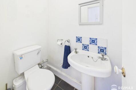 Upstairs WC.jpg