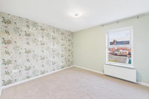 CAM03062G0-PR0214-STILL007