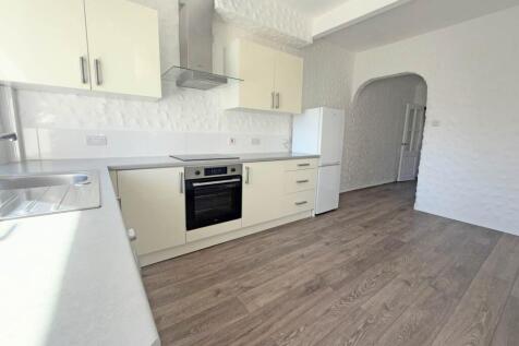 Manchester Road, Mossley photo 4